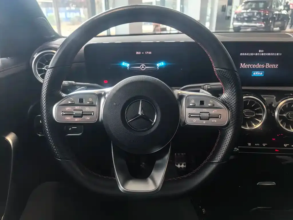 Mercedes-Benz CLA (Import) — фото 9