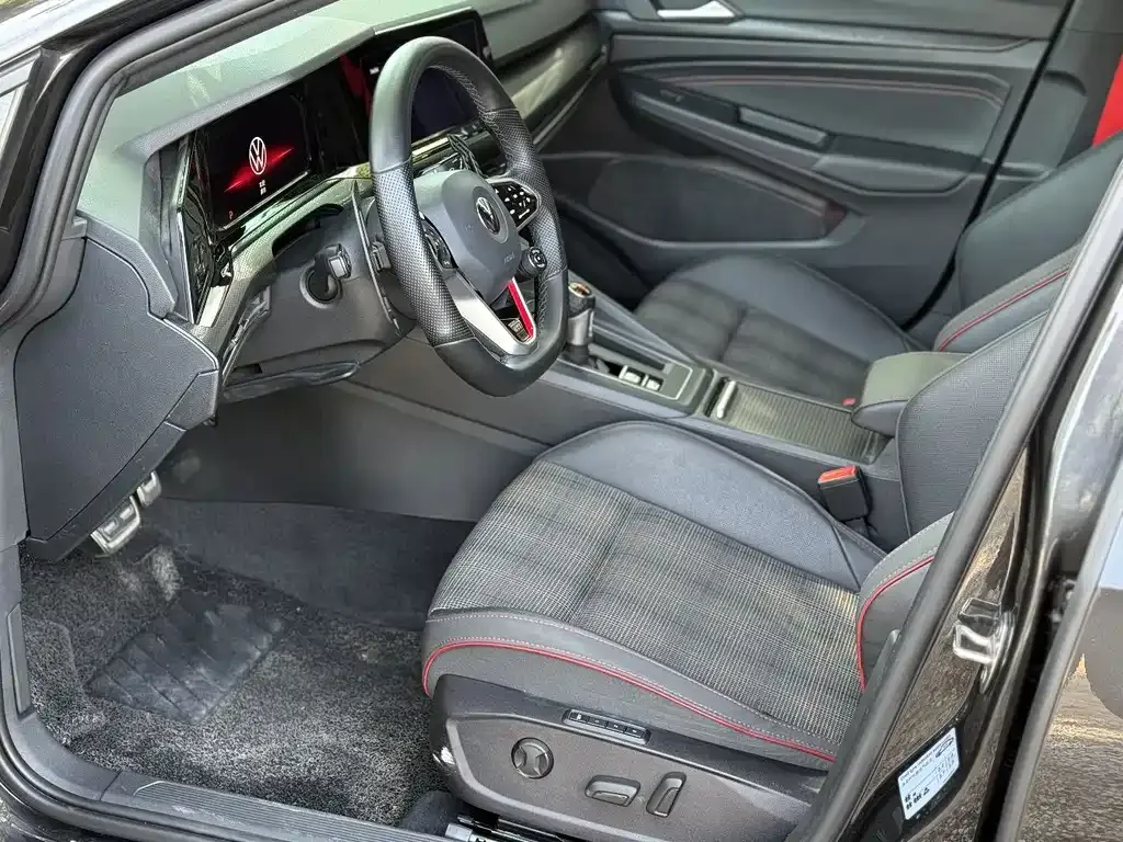 Volkswagen Golf GTI — фото 4