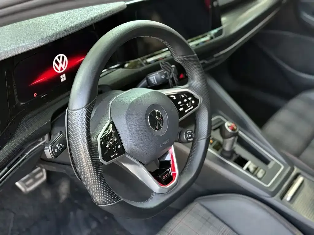 Volkswagen Golf GTI — фото 3