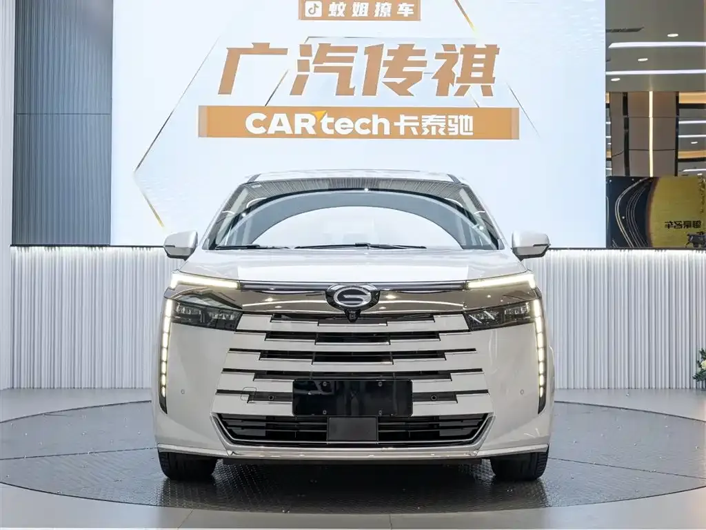 GAC Motor E8 Hybrid — фото 1
