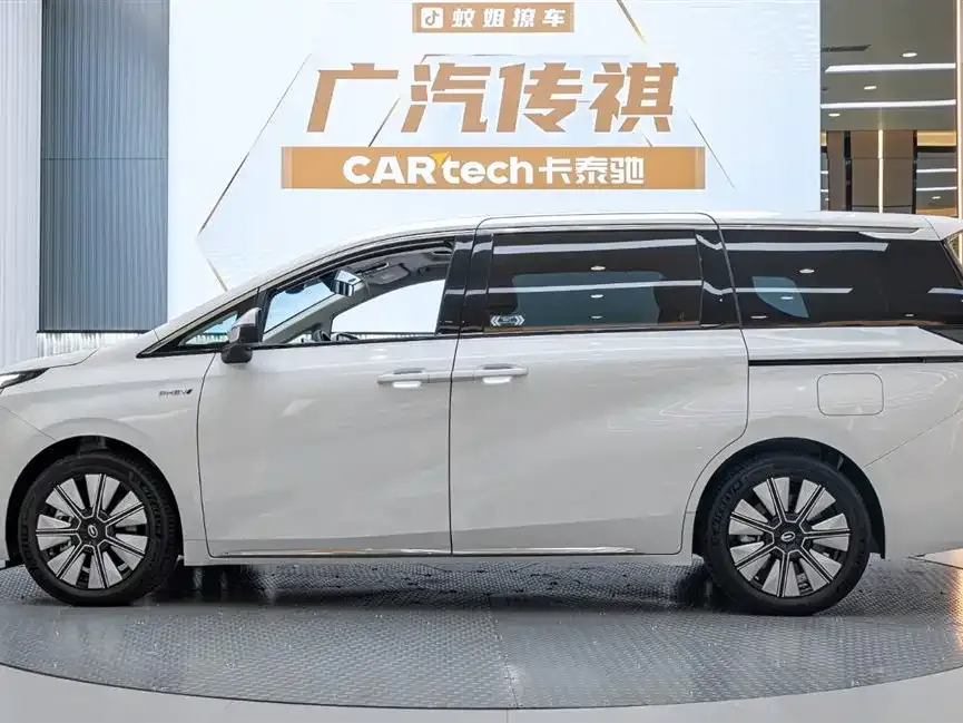 GAC Motor E8 Hybrid — фото 5