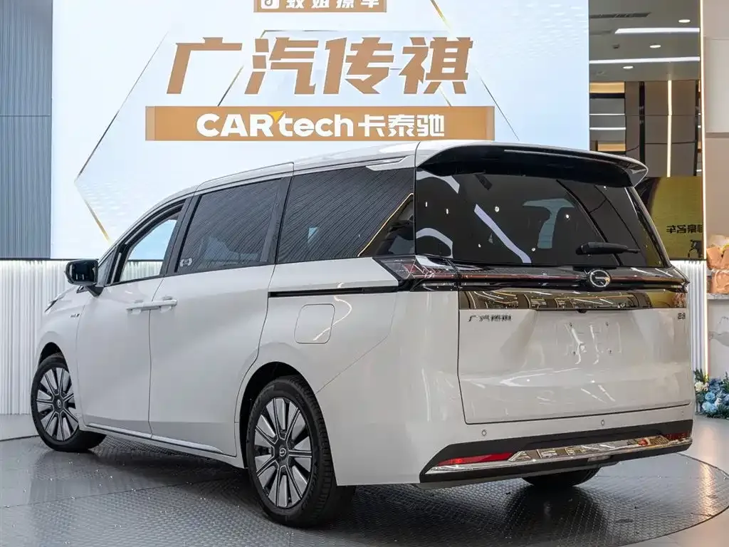 GAC Motor E8 Hybrid — фото 4