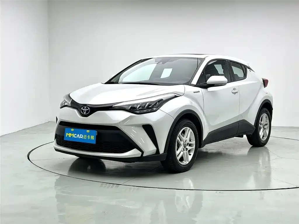 Toyota C-HR — фото 1