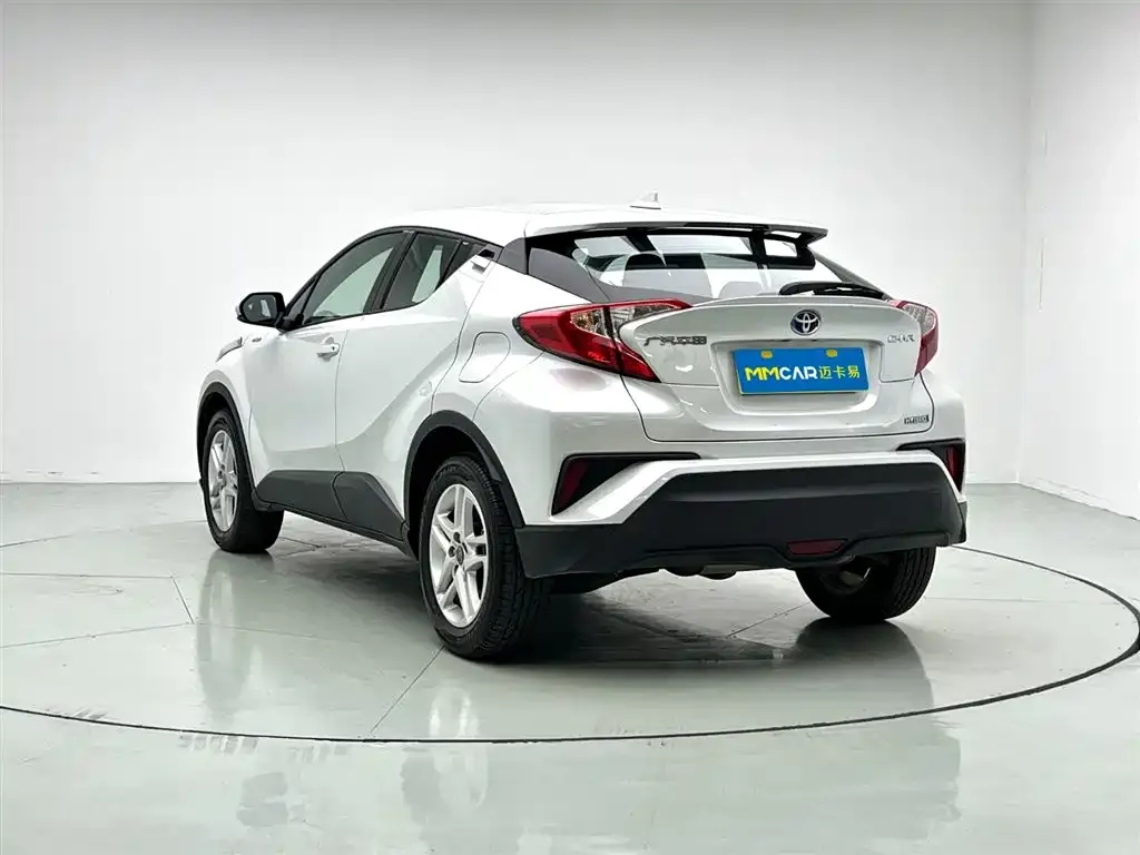 Toyota C-HR — фото 4