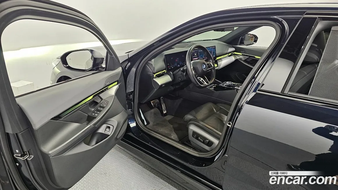 BMW i5 — фото 5
