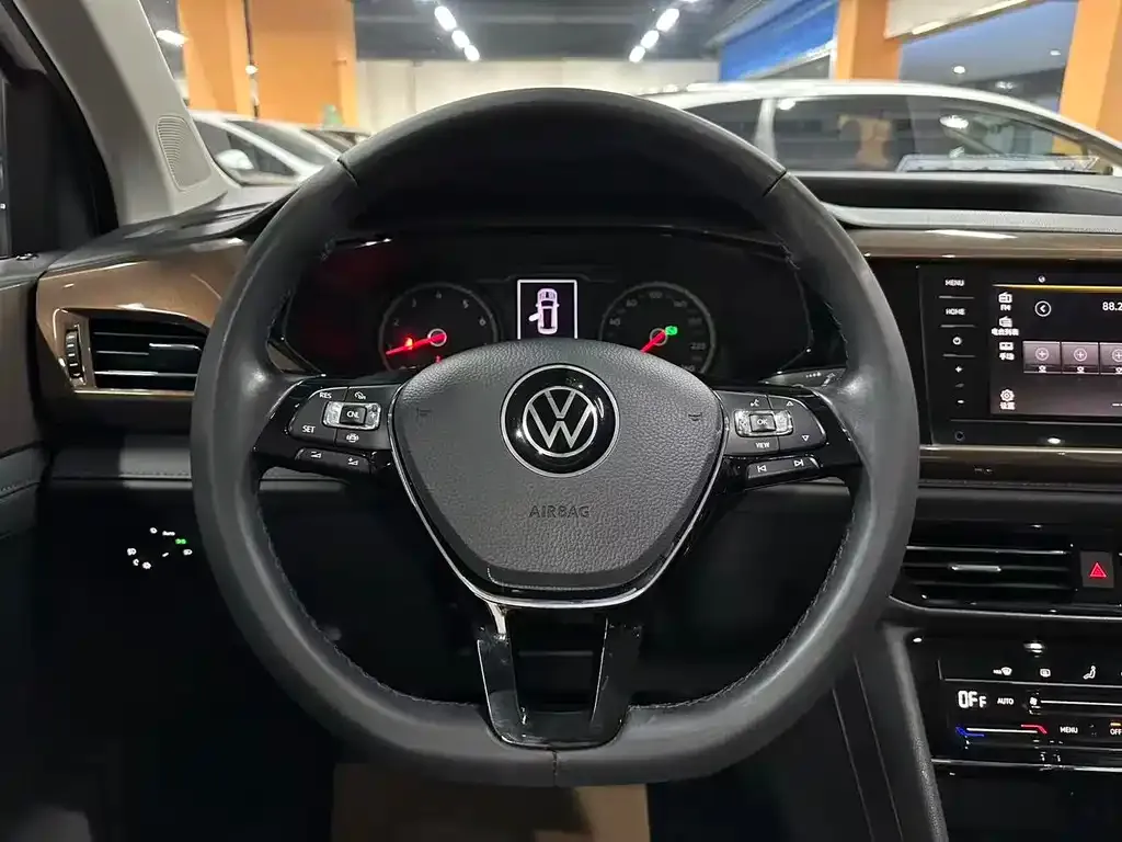 Volkswagen Tharu — фото 7