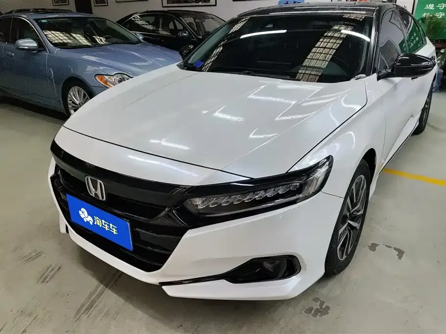 Honda Accord — фото 1