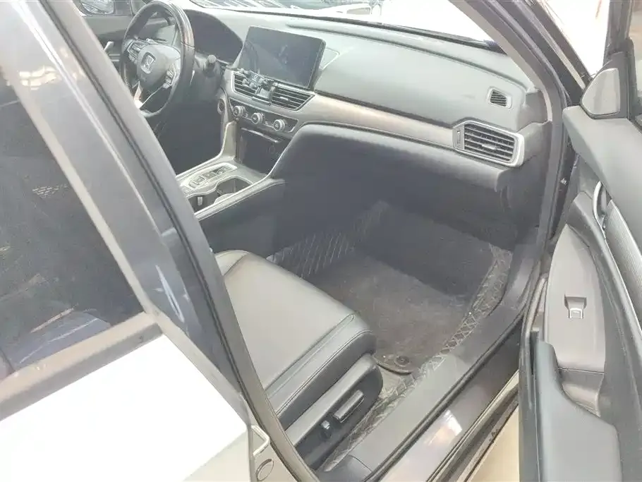 Honda Accord — фото 6