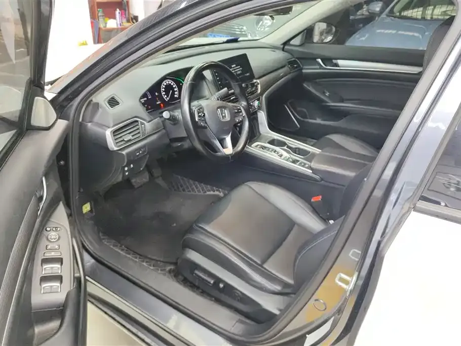 Honda Accord — фото 9