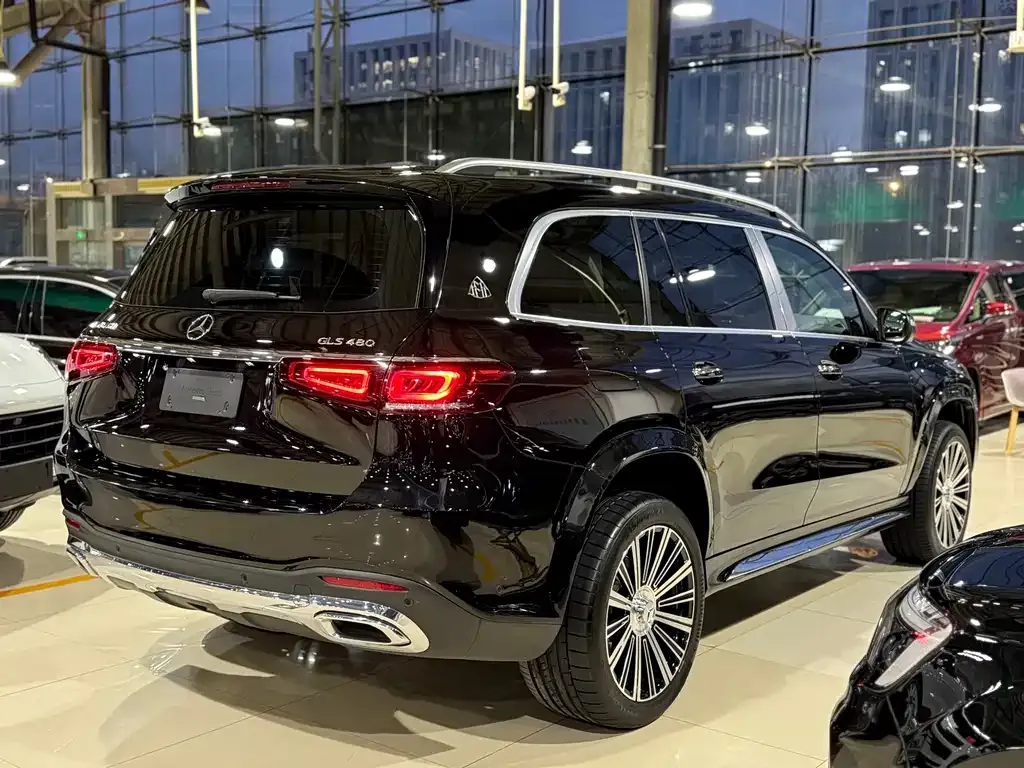 Mercedes-Benz GLS — фото 6