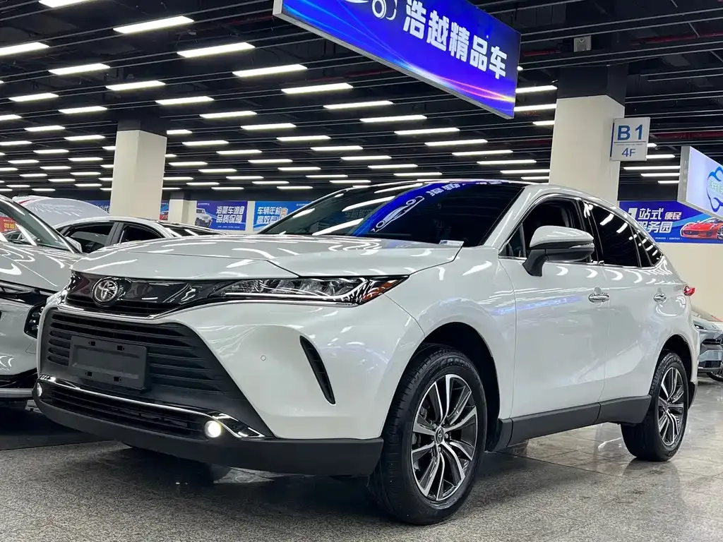 Toyota Harrier — фото 1