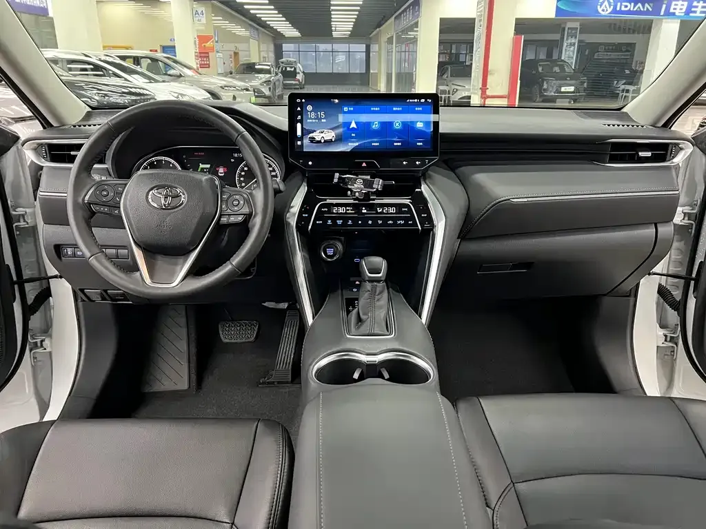 Toyota Harrier — фото 8