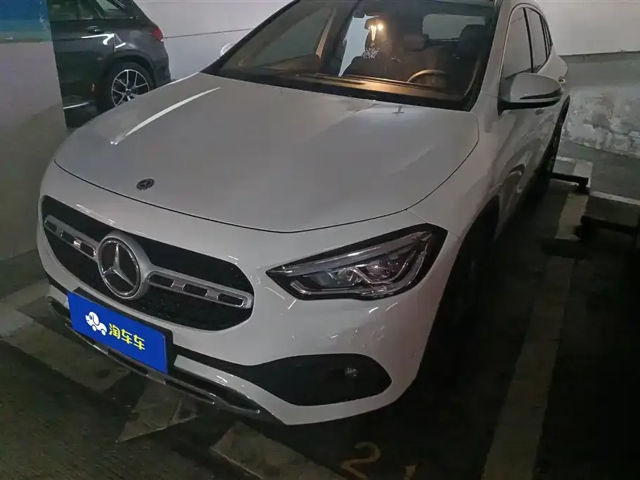 Mercedes-Benz GLA — фото 1