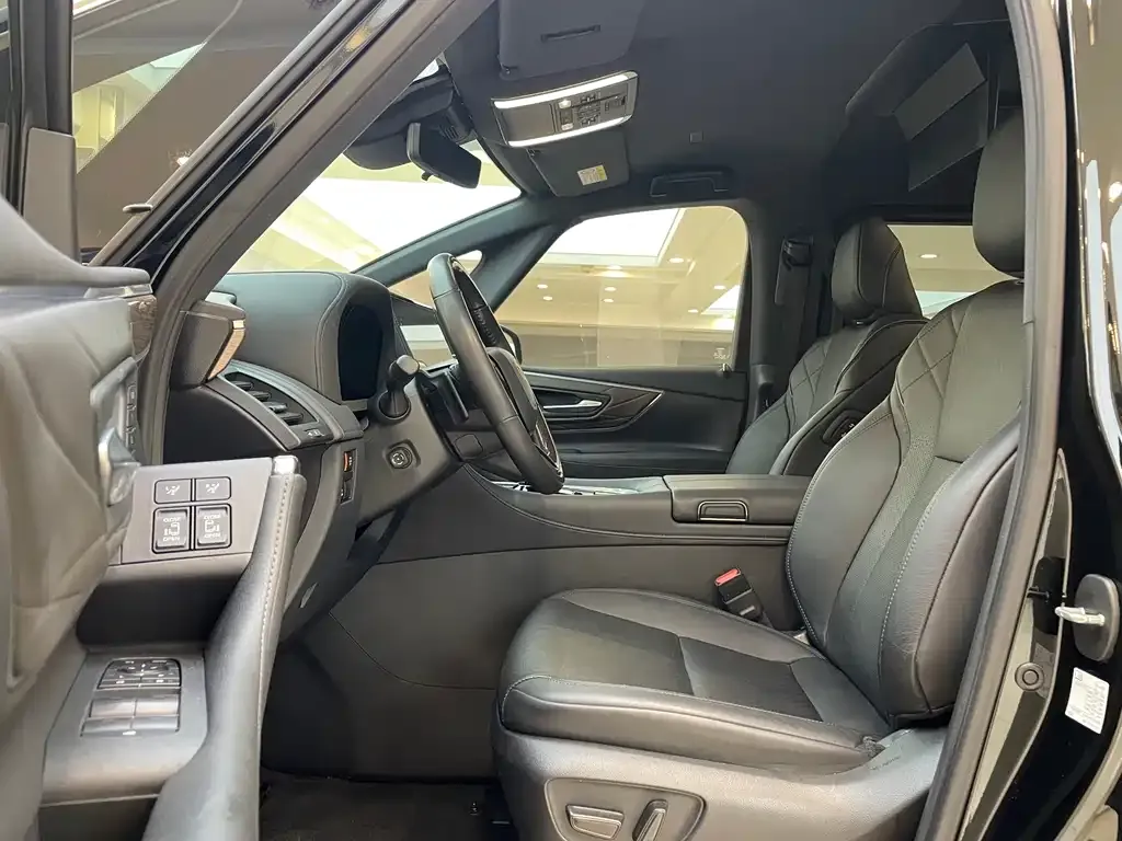Toyota Alphard — фото 9
