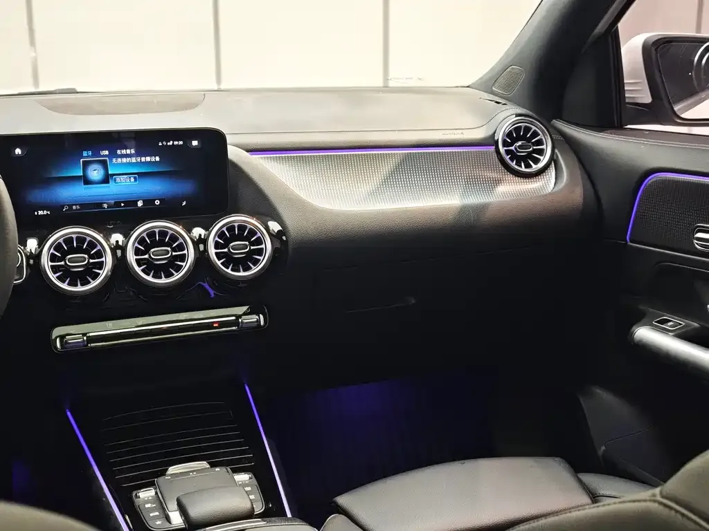 Mercedes-Benz GLA — фото 6