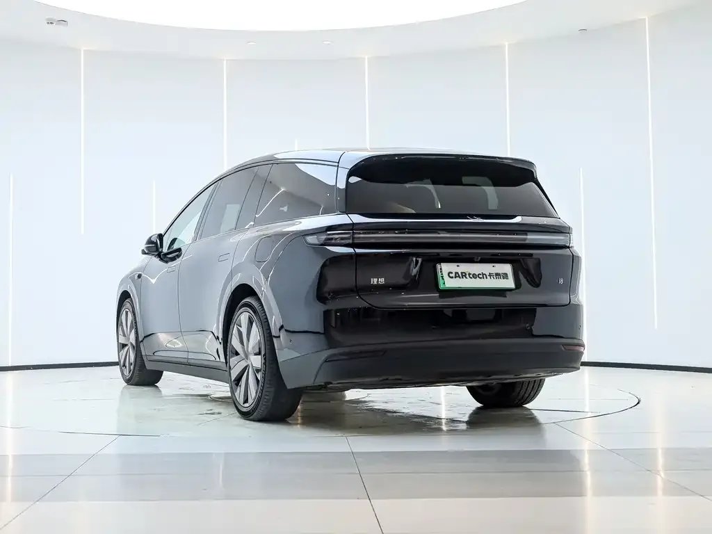 Li Auto i8 — фото 7