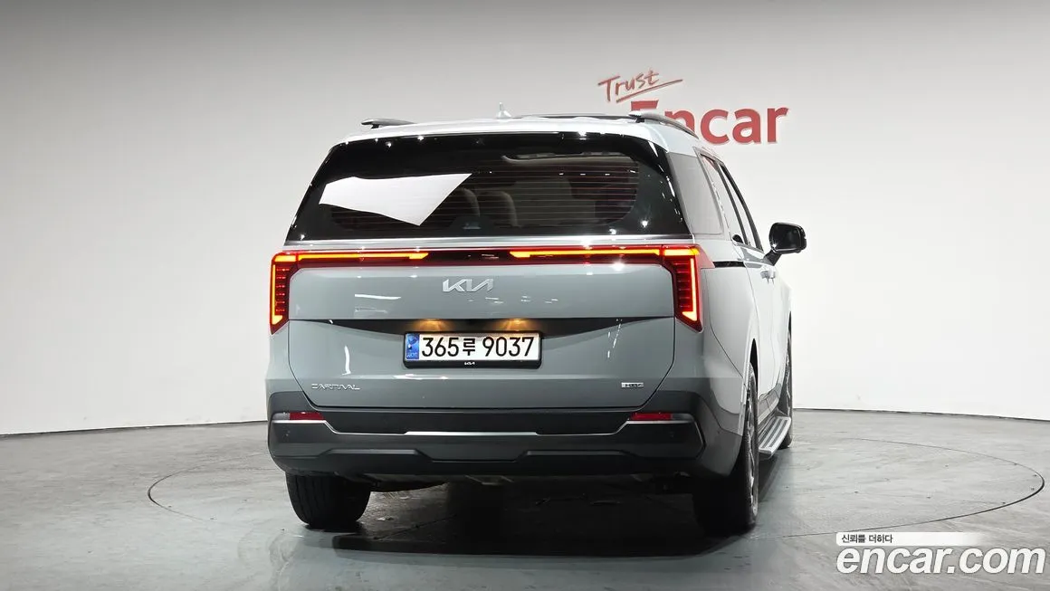 Kia Carnival — фото 10