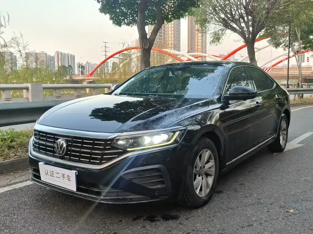 Volkswagen Passat — фото 1