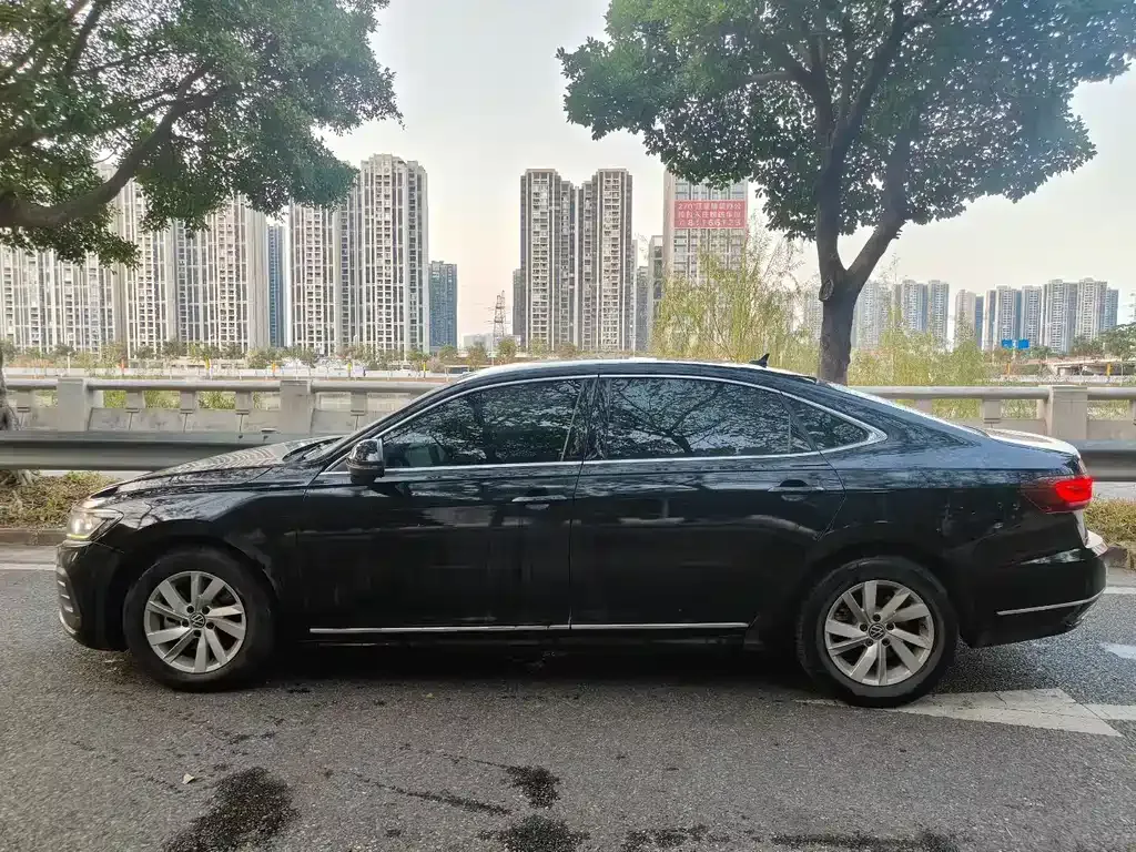 Volkswagen Passat — фото 6