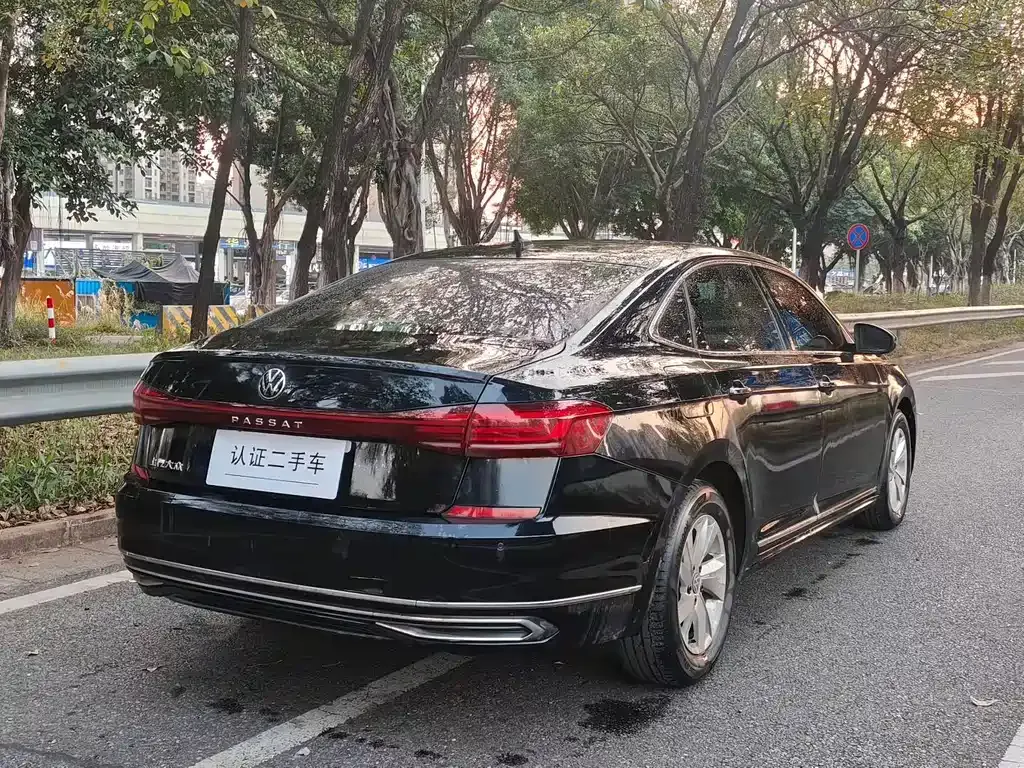 Volkswagen Passat — фото 7