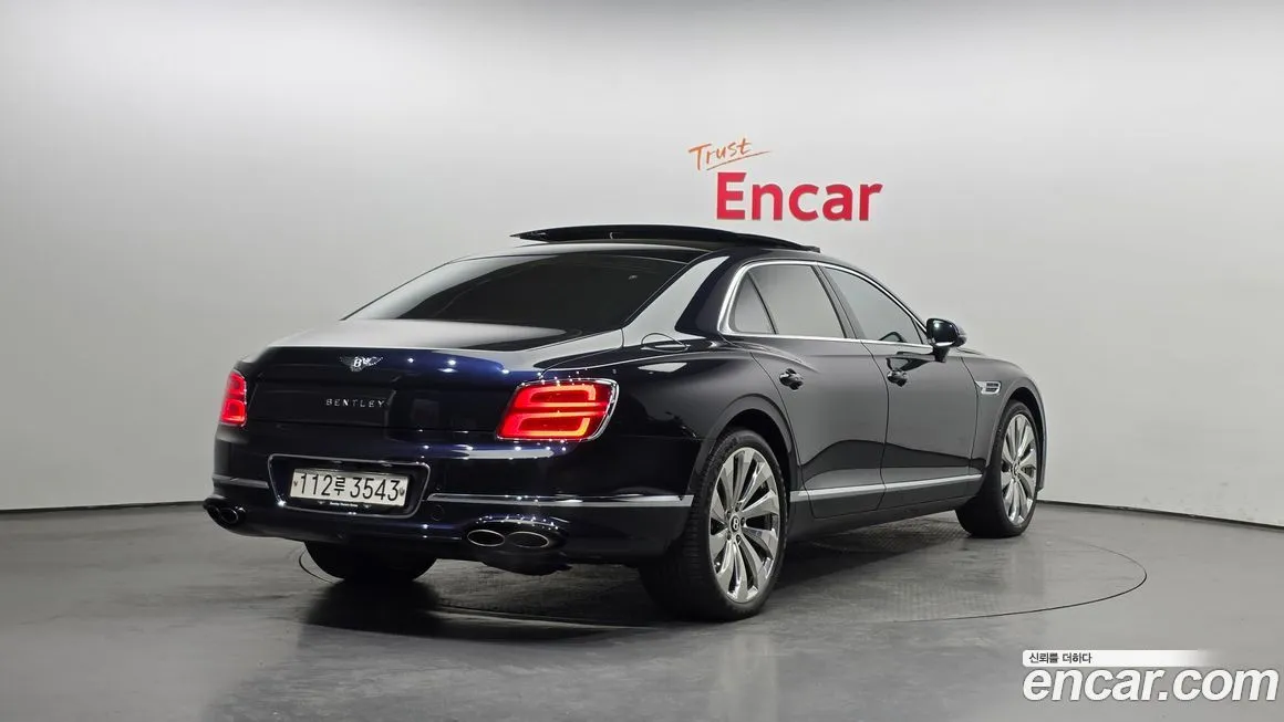 Bentley Flying Spur — фото 2