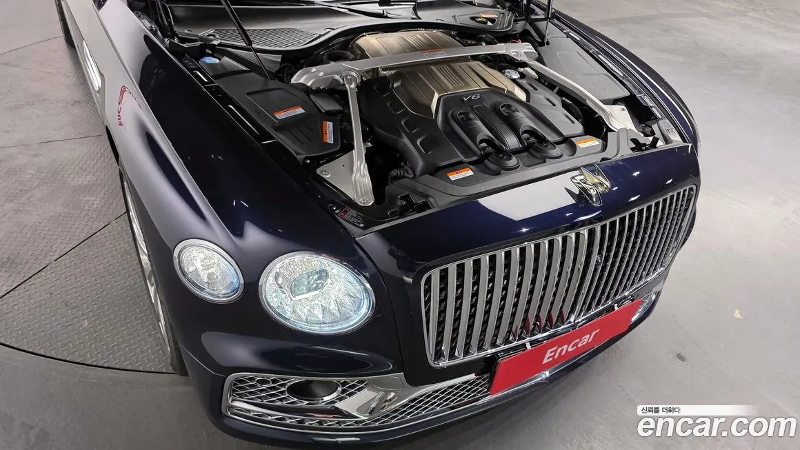 Bentley Flying Spur — фото 9