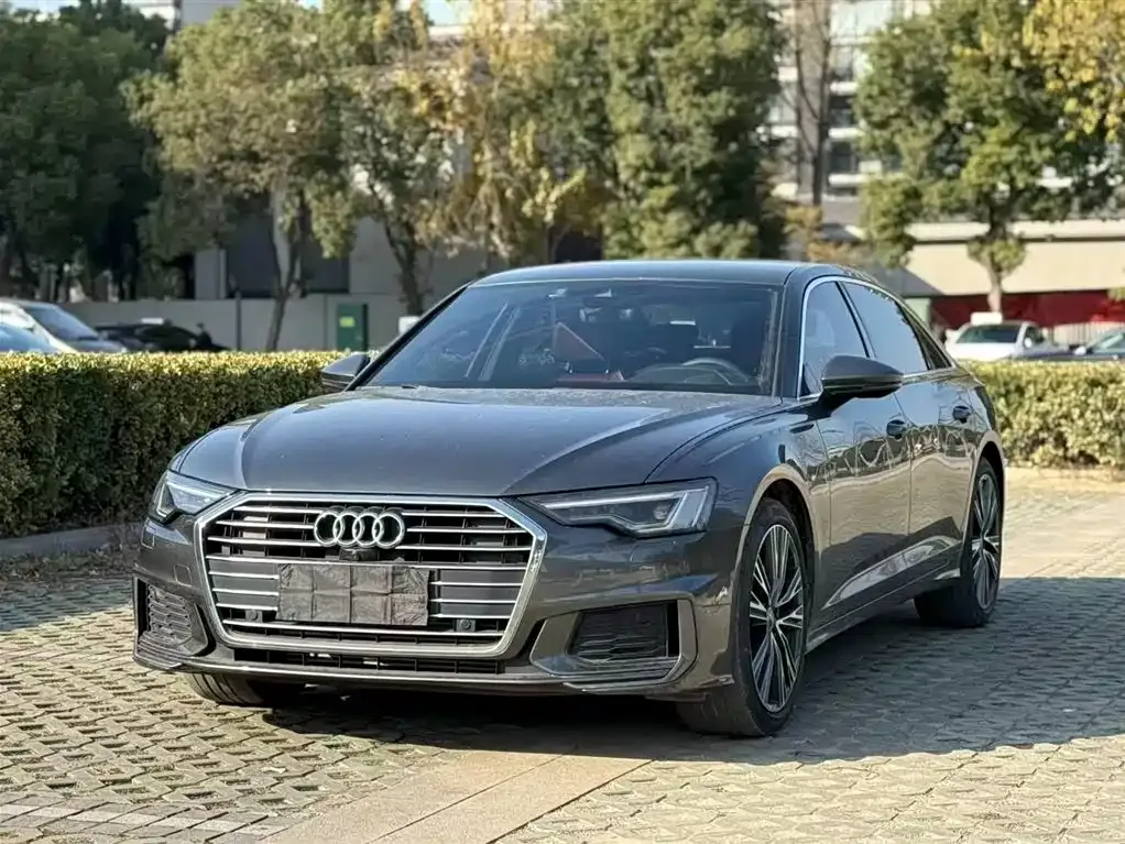Audi A6L — фото 1