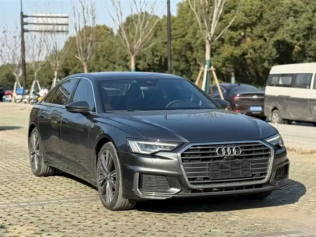Audi A6L — фото 9