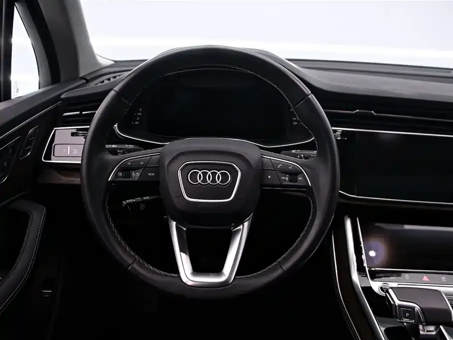 Audi Q7 — фото 5