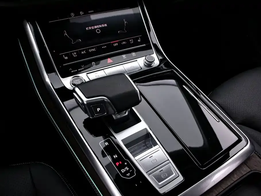Audi Q7 — фото 9