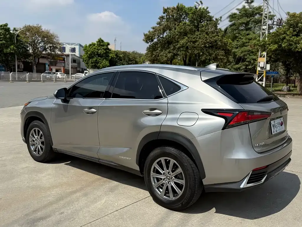 Lexus NX — фото 3