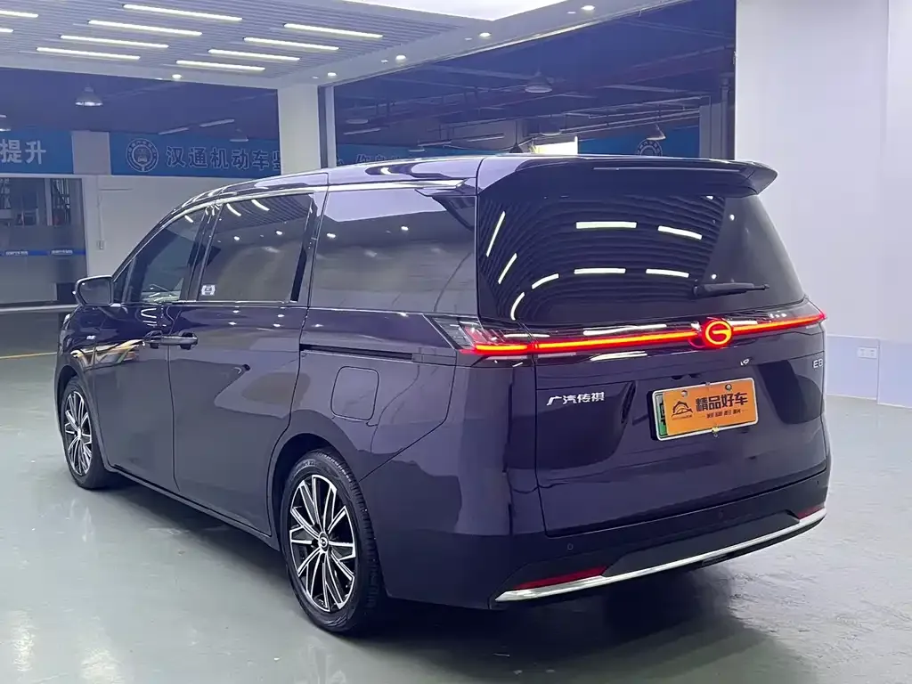 GAC Motor E8 Hybrid — фото 8