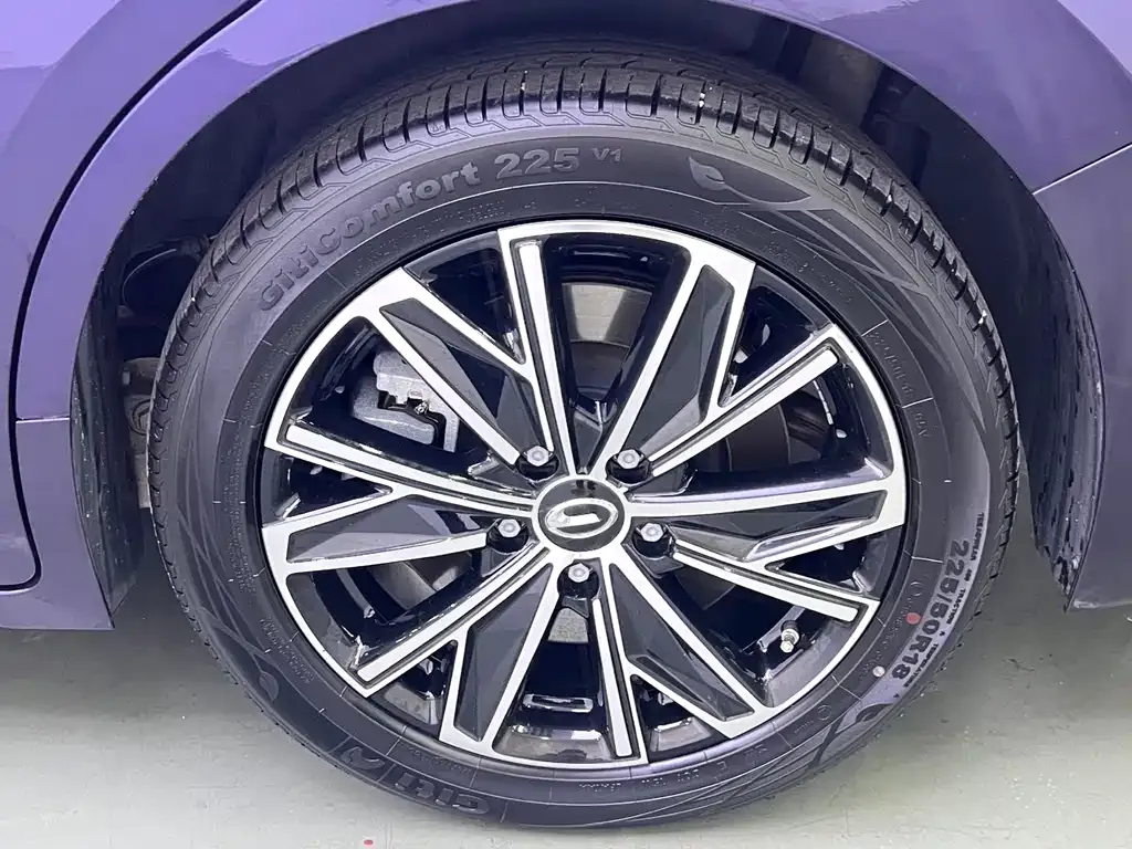 GAC Motor E8 Hybrid — фото 9