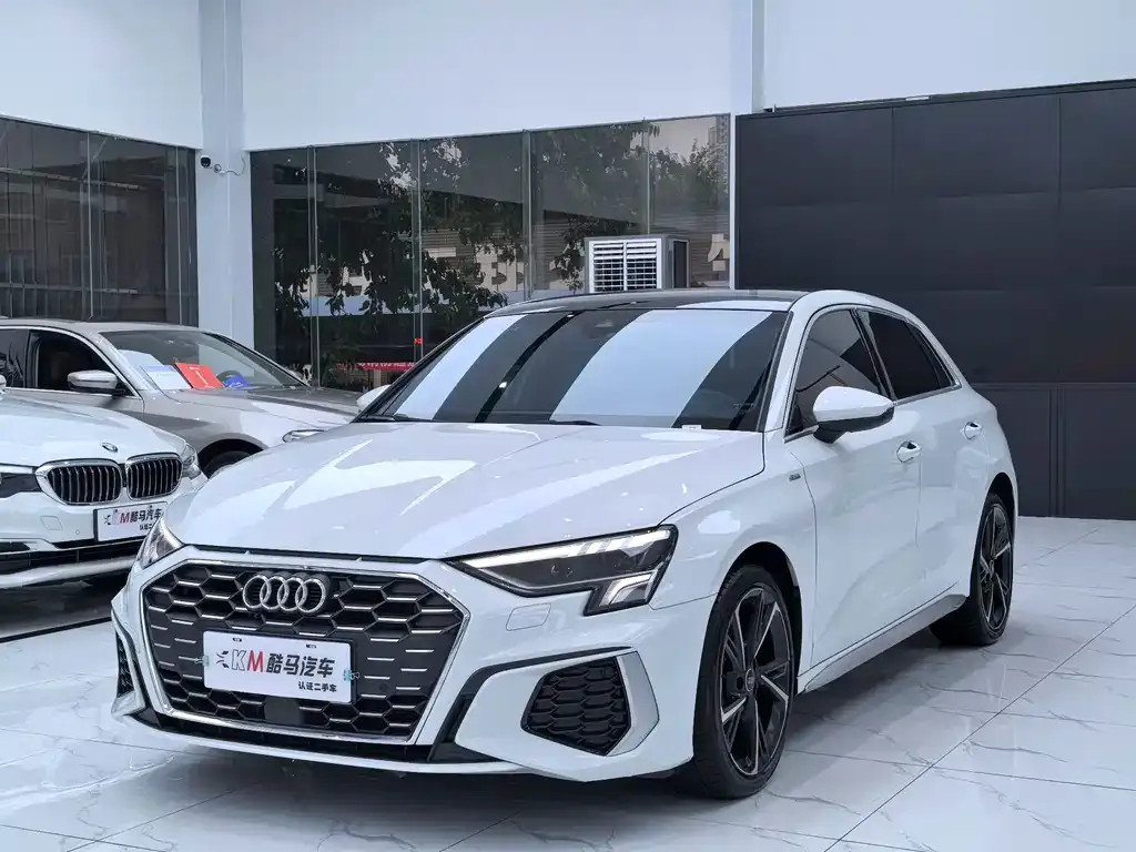 Audi A3 — фото 1