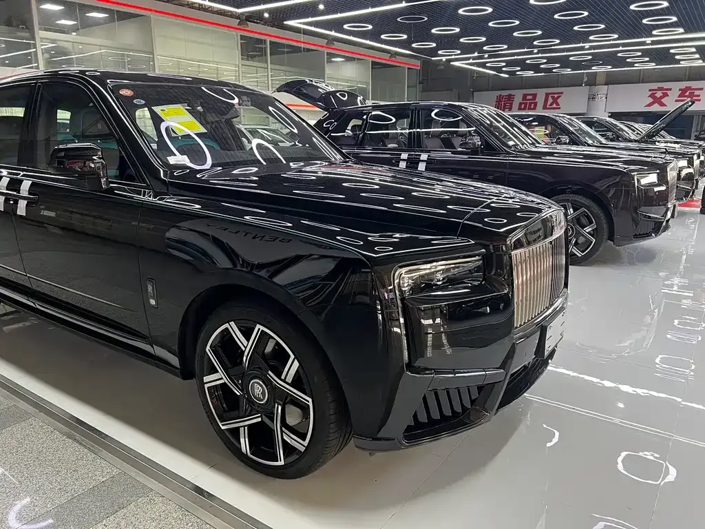 Rolls-Royce Cullinan — фото 9
