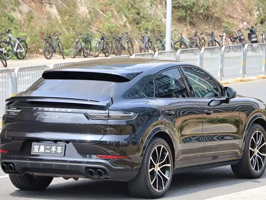 Porsche Cayenne — фото 10