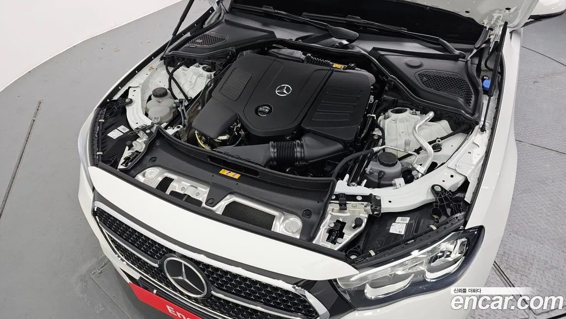 Mercedes-Benz E-Class — фото 10
