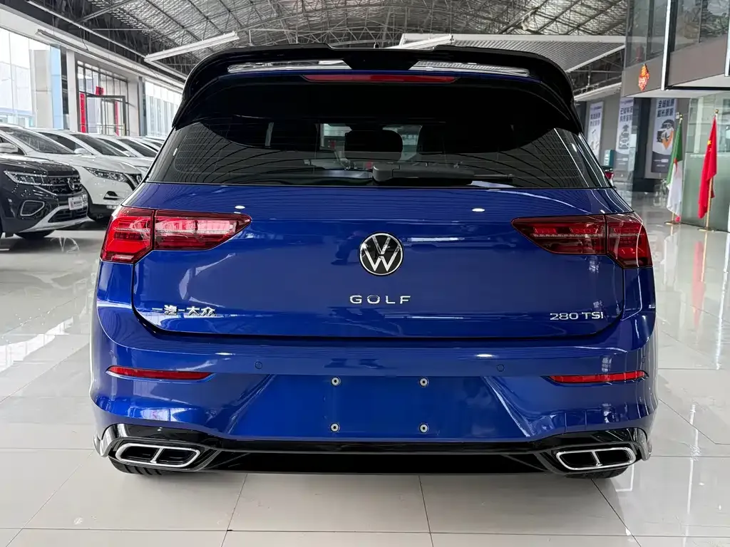 Volkswagen Golf — фото 10