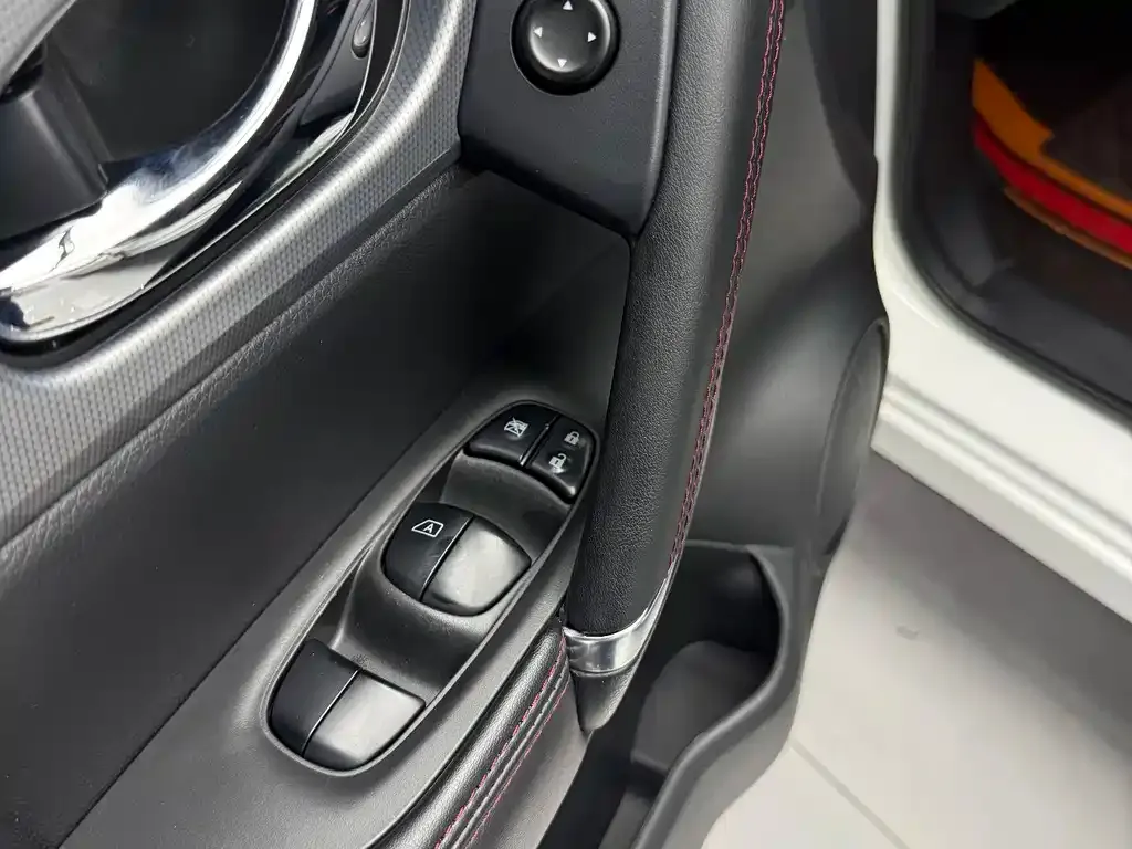 Nissan Qashqai — фото 10