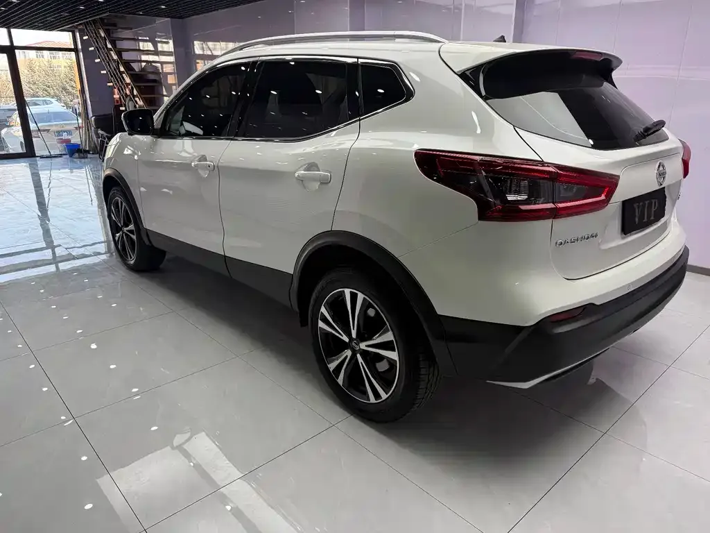 Nissan Qashqai — фото 9