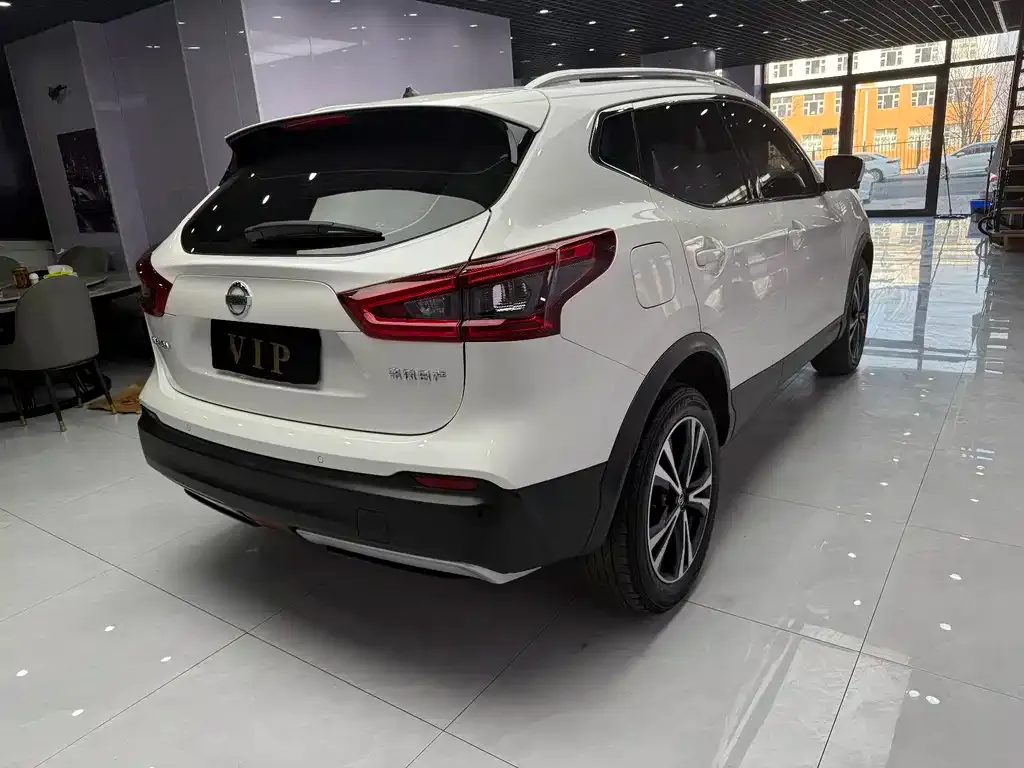 Nissan Qashqai — фото 7