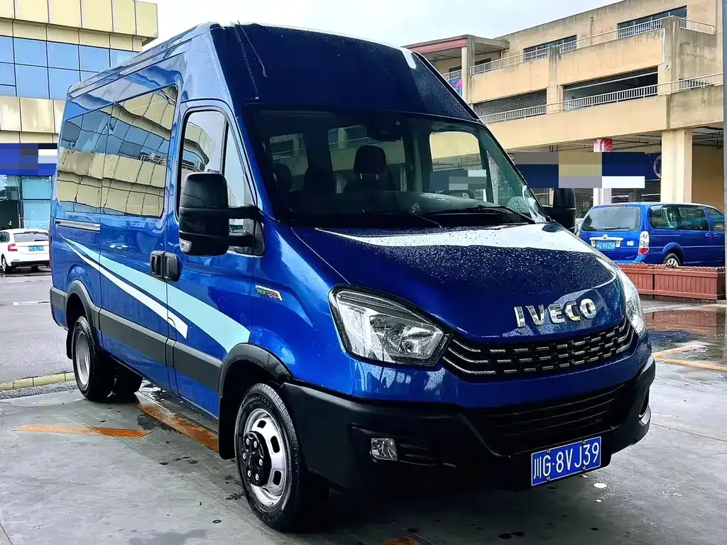 IVECO Ousheng — фото 7