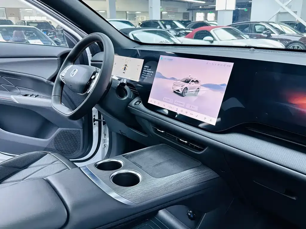 Changan CS75PLUS — фото 3