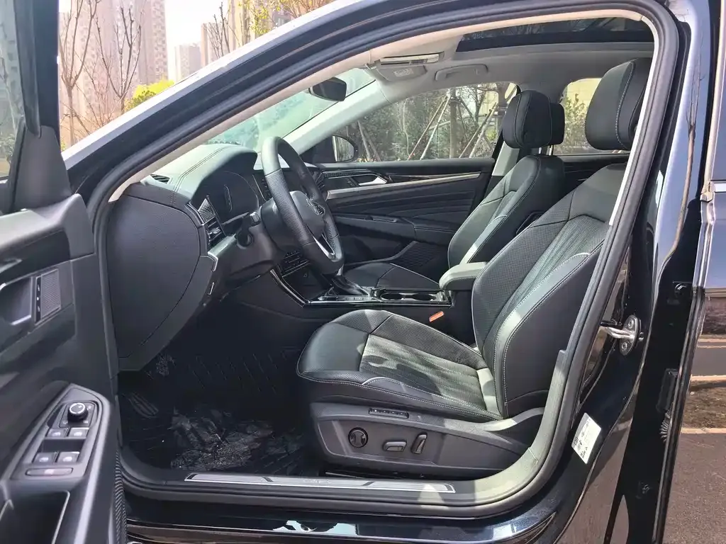 Volkswagen Passat New Energy — фото 2