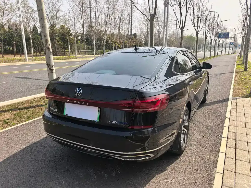 Volkswagen Passat New Energy — фото 9