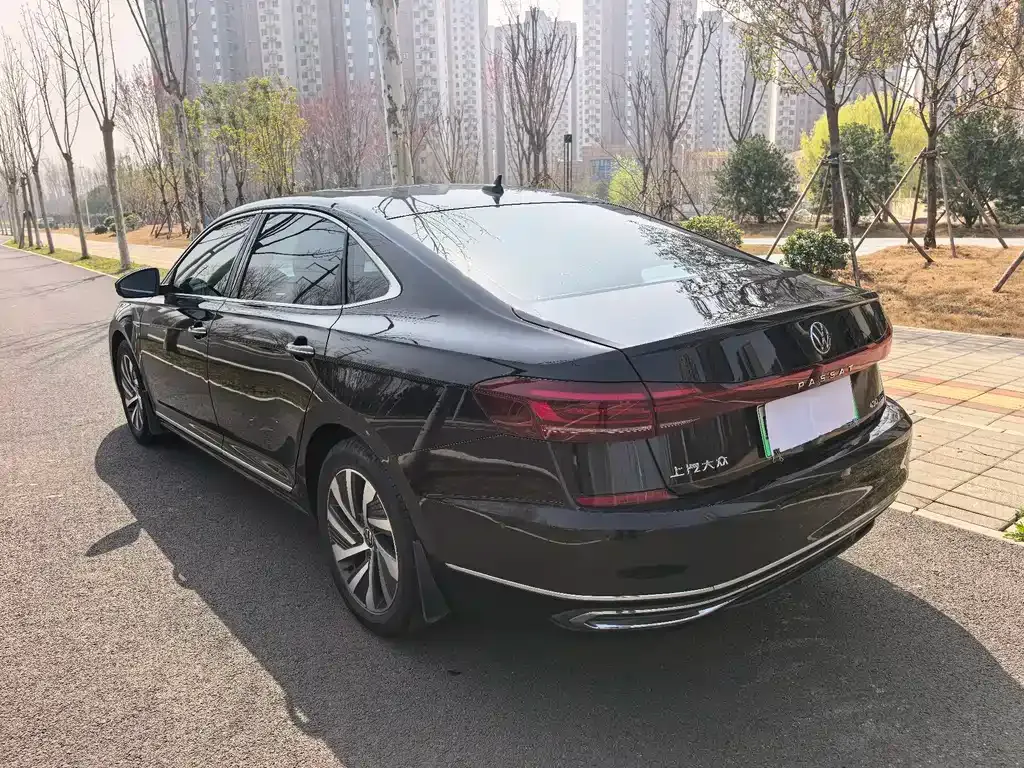 Volkswagen Passat New Energy — фото 5
