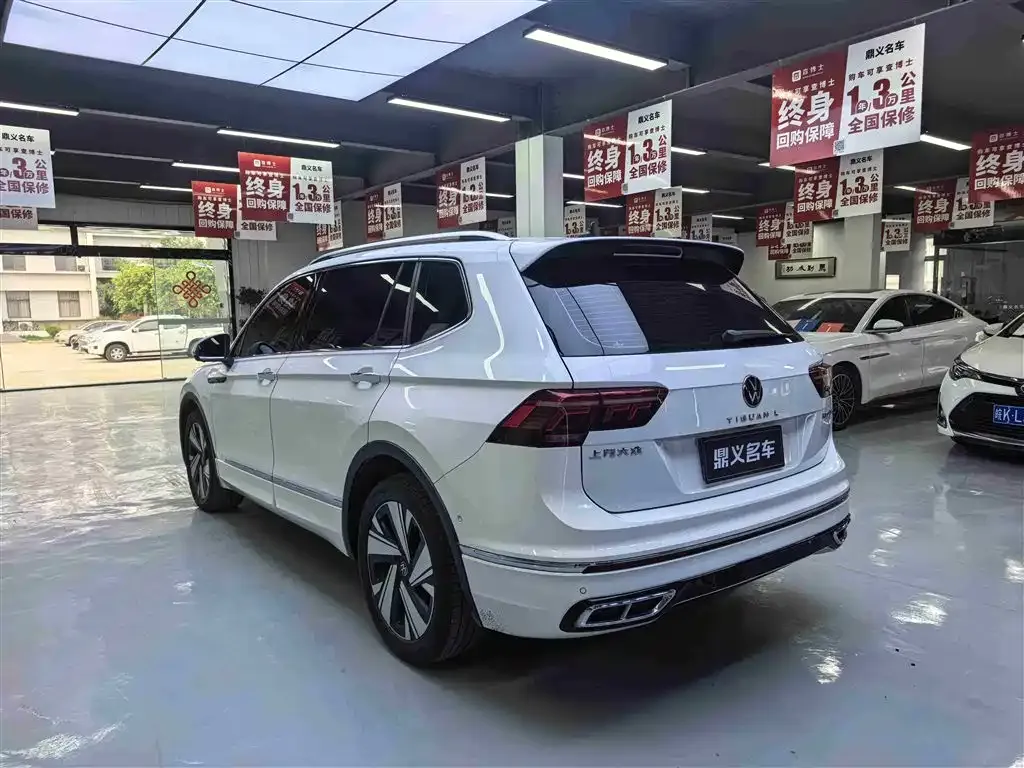 Volkswagen Tiguan L — фото 9