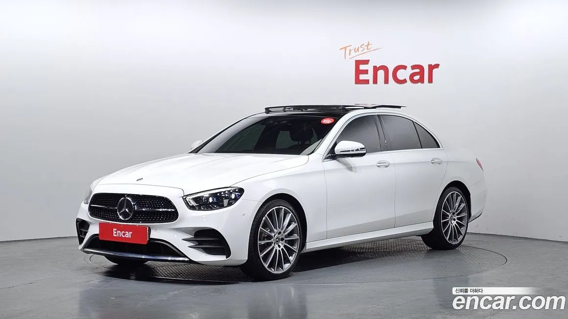 Mercedes-Benz E-Class — фото 1