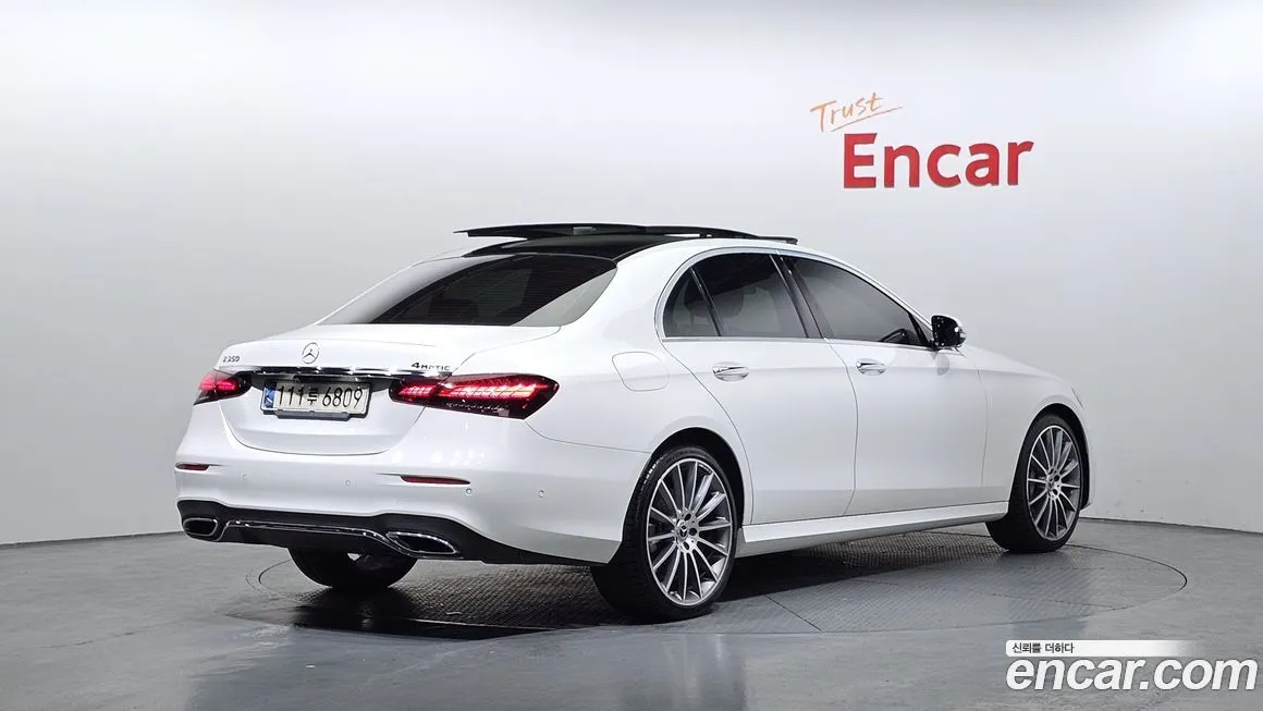 Mercedes-Benz E-Class — фото 2