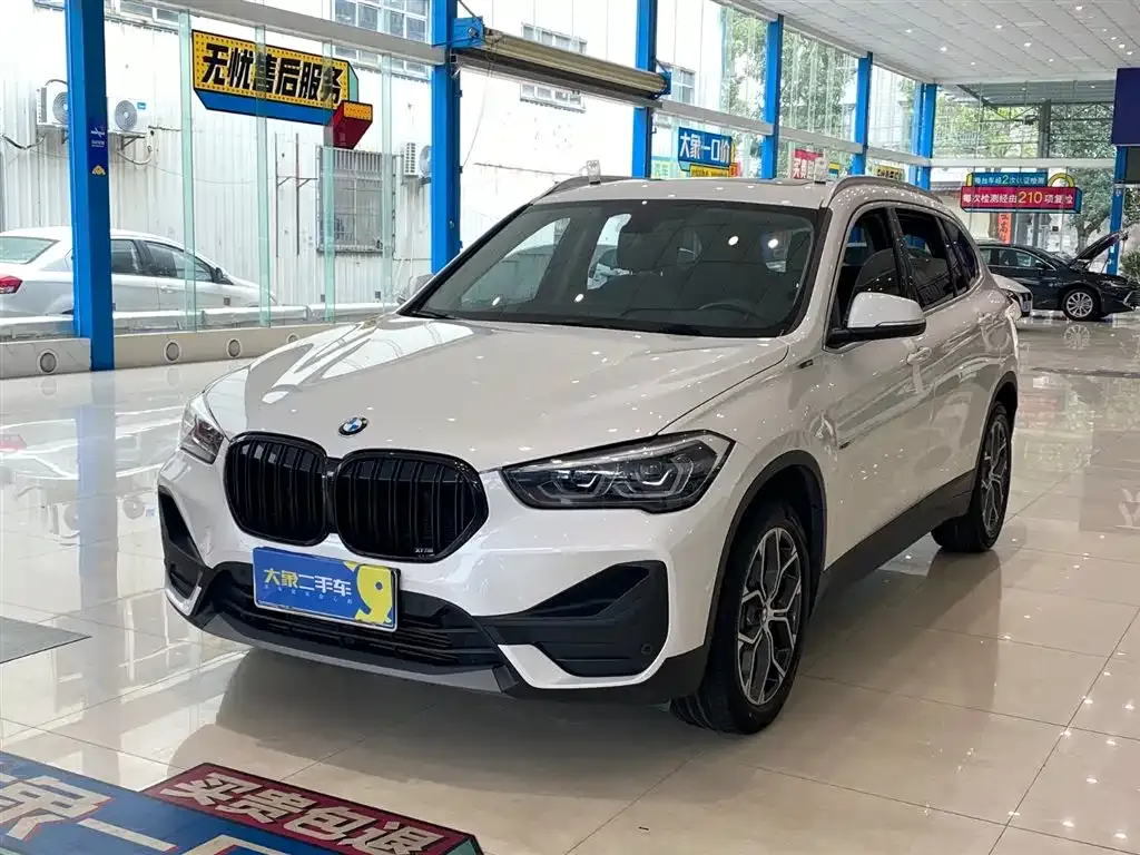 BMW X1 — фото 1